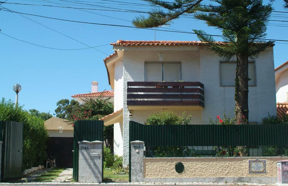 Traditional Villa In S Pedro , Estoril Alapraia المظهر الخارجي الصورة
